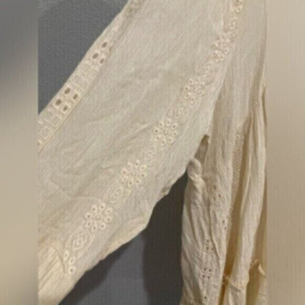 Adiva Cream Crochet Yoke Peasant Blouse - Picture 4 of 10